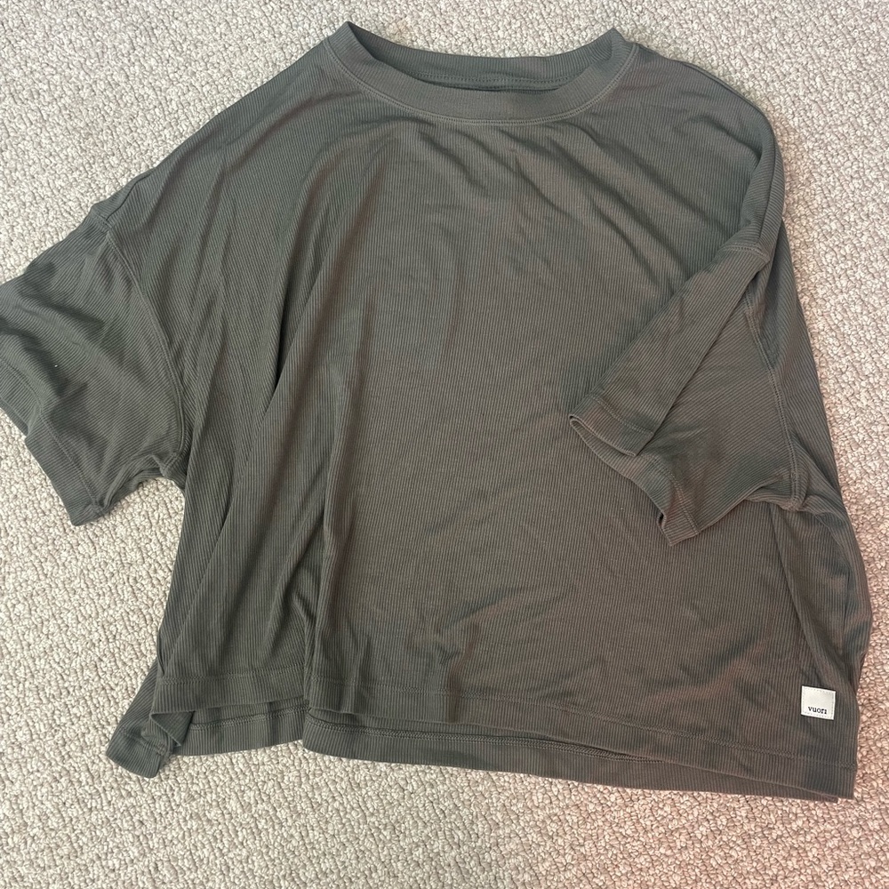 VUORI SHORT SLEEVE EVERYDAY TEE NEW SIZE SMALL